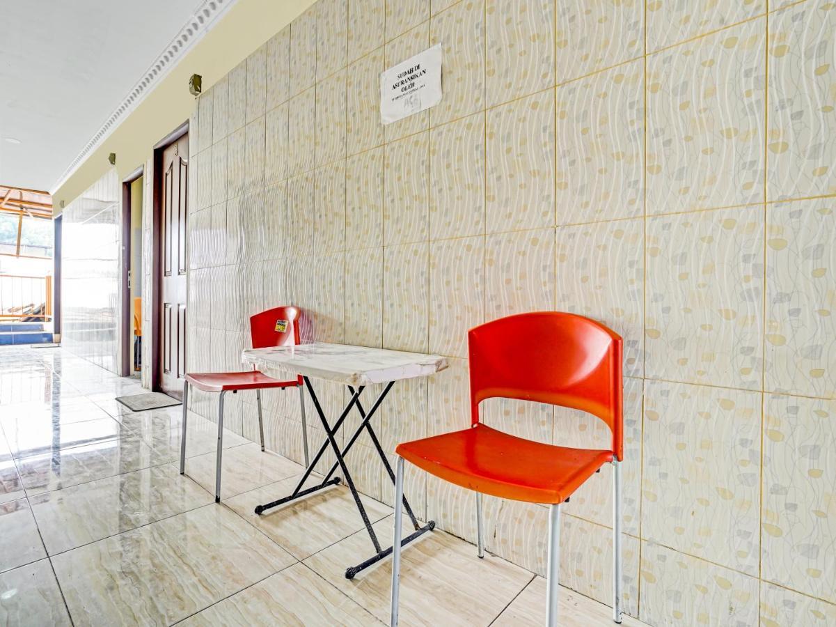 Oyo 90238 Hotel Nusantara Cirebon Exteriör bild