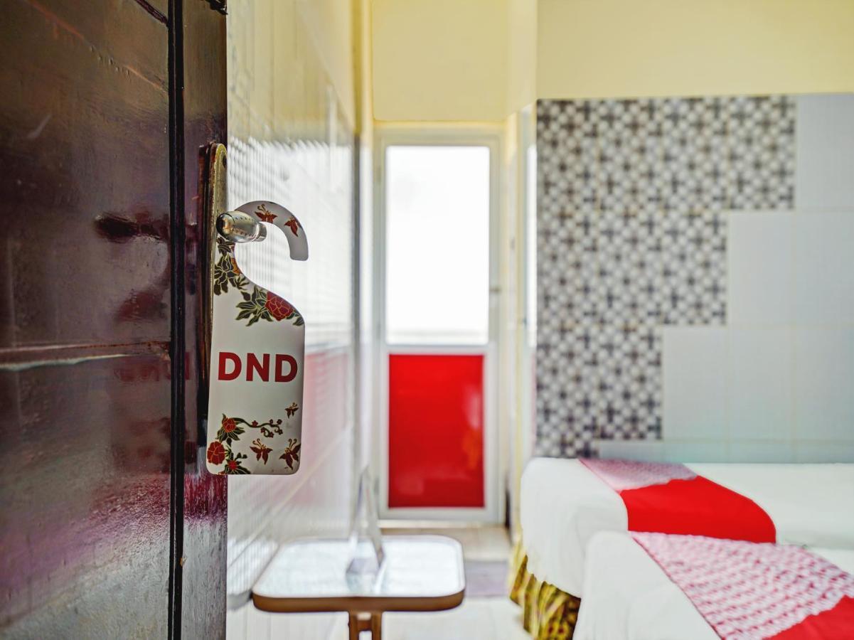 Oyo 90238 Hotel Nusantara Cirebon Exteriör bild