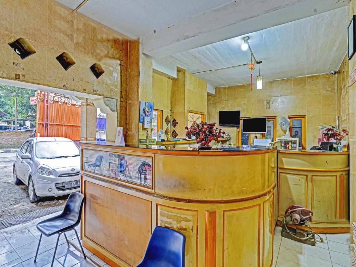 Oyo 90238 Hotel Nusantara Cirebon Exteriör bild